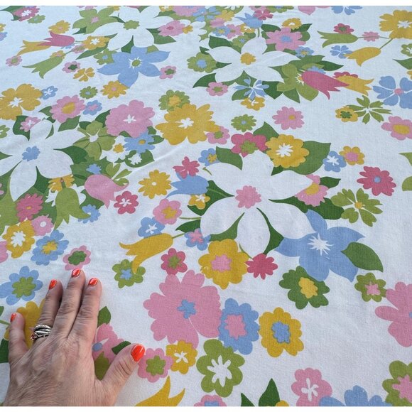 Vintage 70s flat/top sheet, orange, blue pink and white flowers, full size bed - Picture 4 of 8